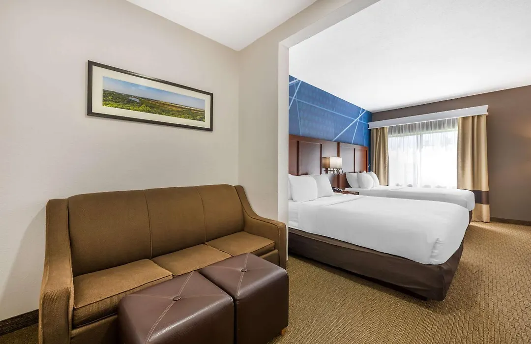 Comfort Suites Omaha East-Council Bluffs-1