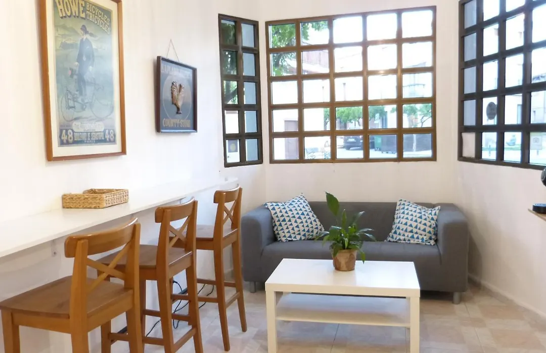 Hostal Candeleda-1