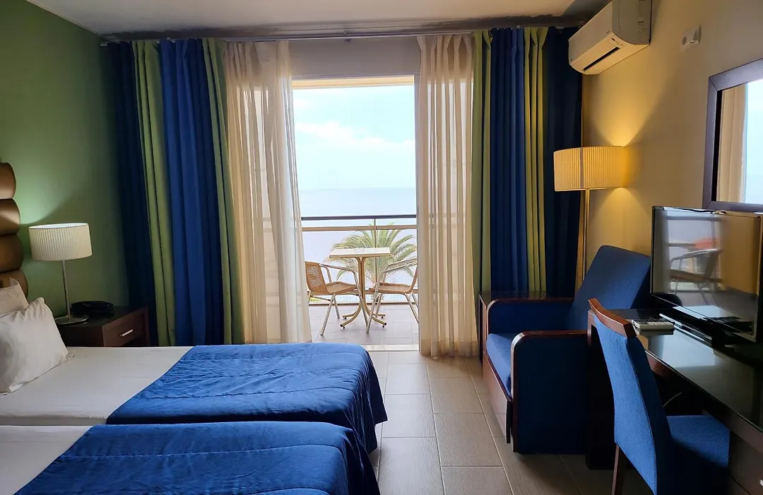 Hotel Cais Da Oliveira-1
