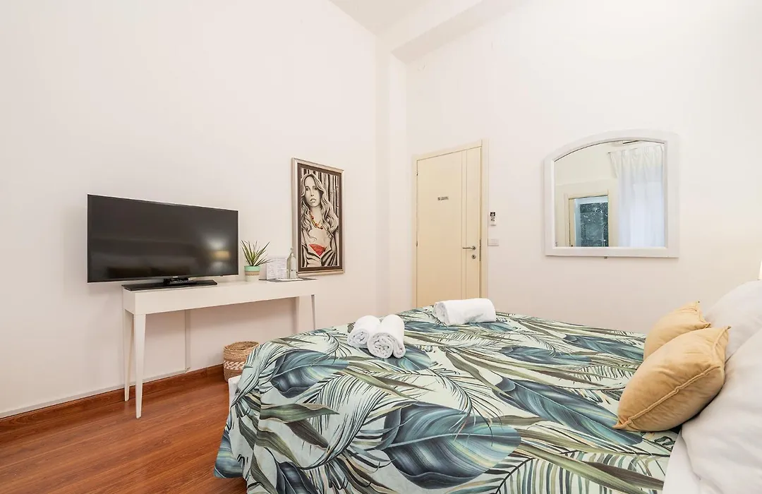 Blanco Rooms-1