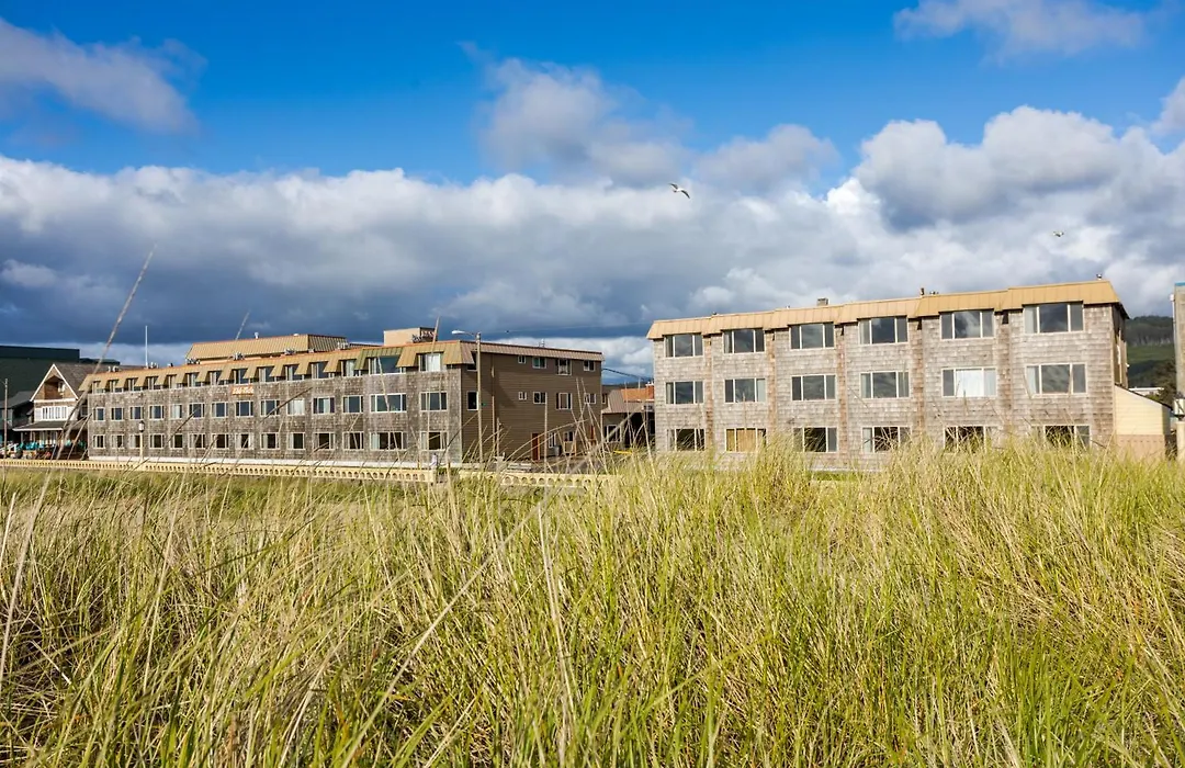 Ebb Tide Oceanfront Inn-1