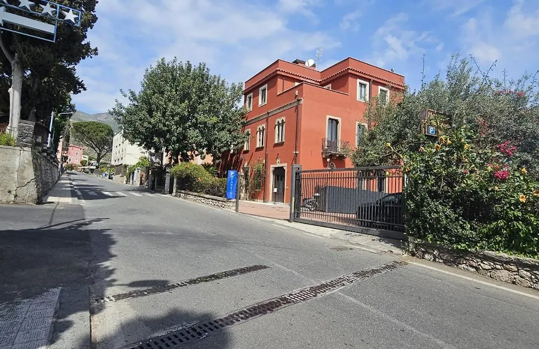 Villa Astoria-1