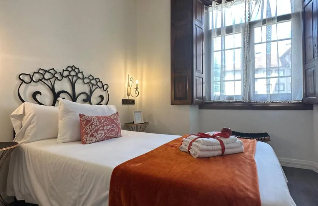 Claren'S Boutique Rooms-1