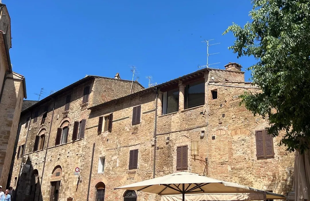 A La Casa Dei Potenti-1