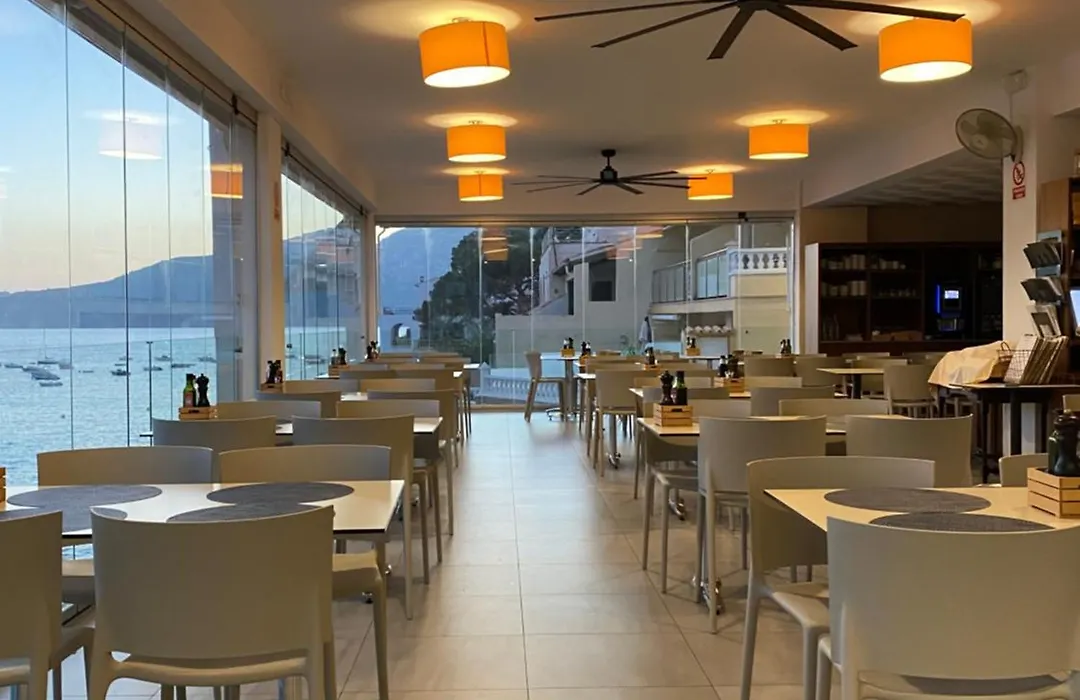 Hostal Dragonera-1