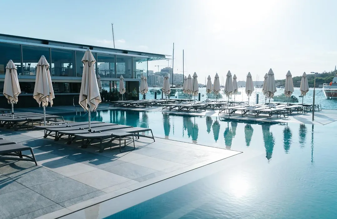 Blubay Apartments By St Hotels-1