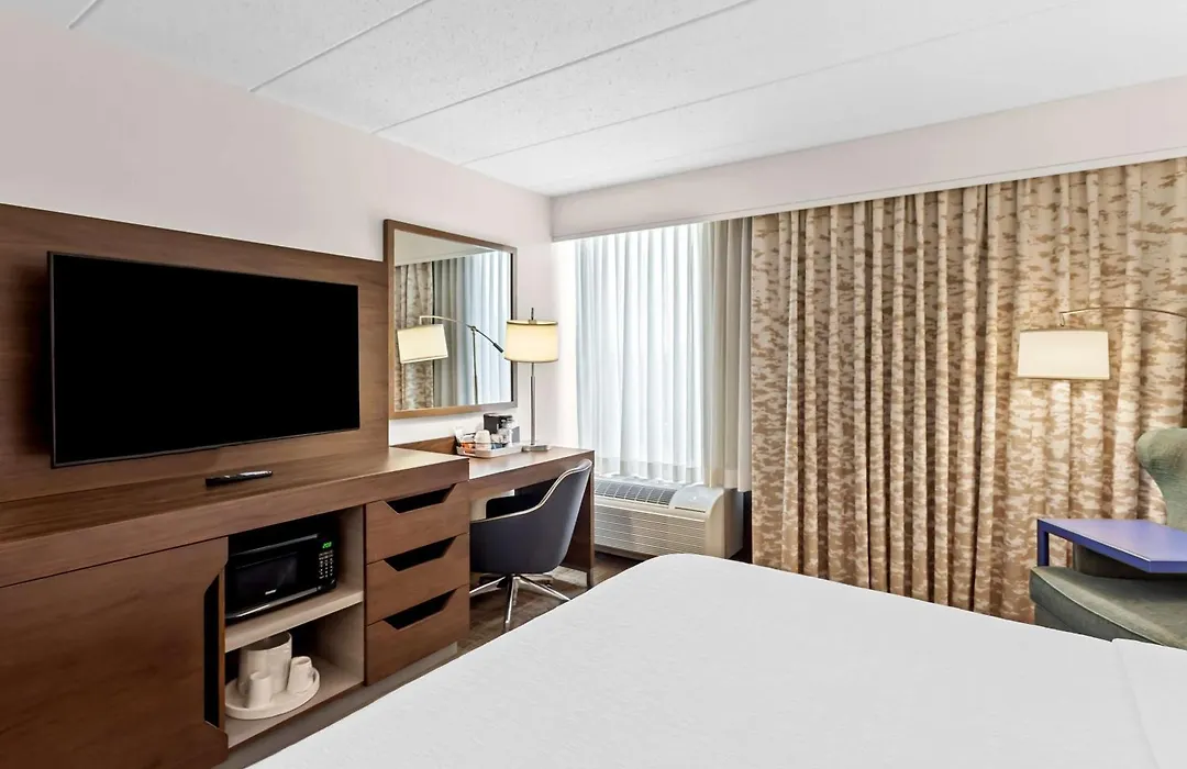 Hampton Inn Chicago-Naperville-1