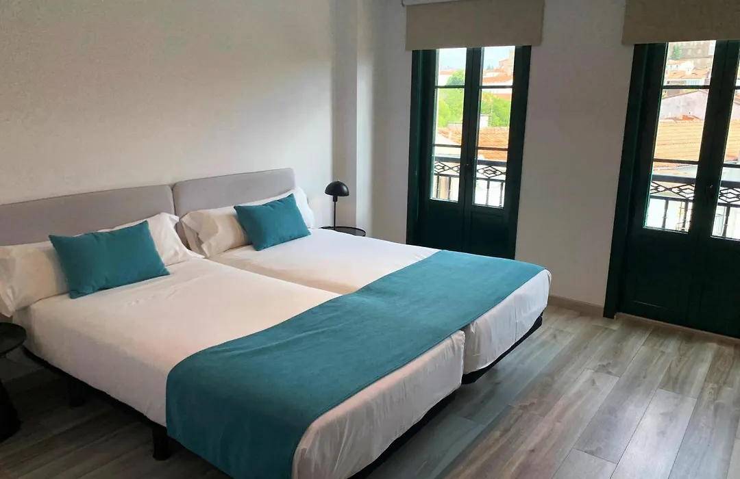Hotel Pombal Rooms-1