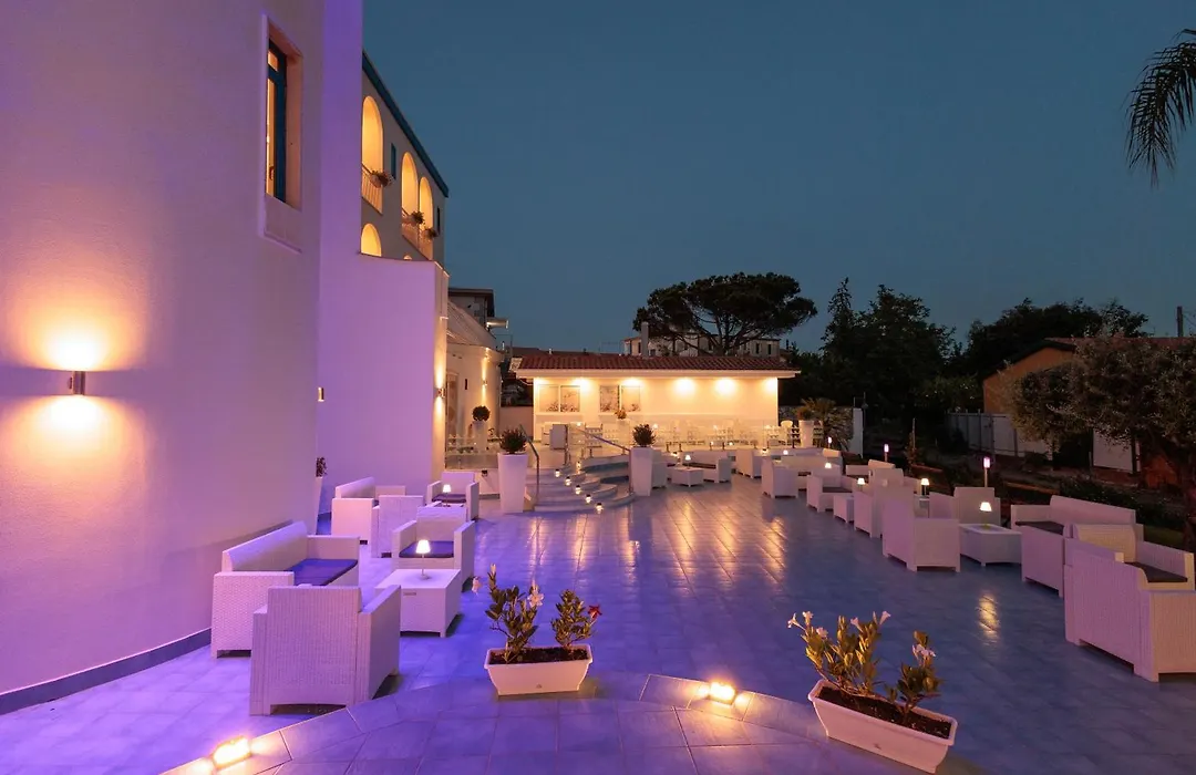 Hotel Poseidonia Mare-1