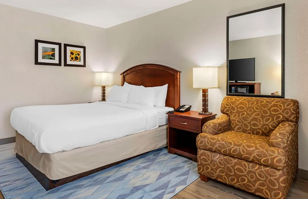 Comfort Inn Albert Lea At Trails Travel Center-1