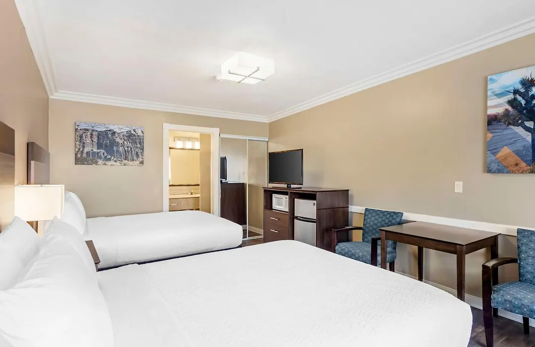 Best Western China Lake Inn-1
