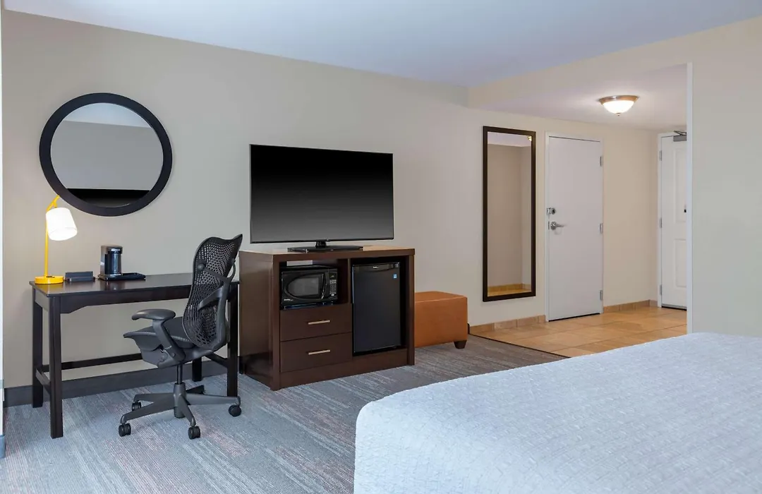 Hampton Inn & Suites Madison Downtown-1