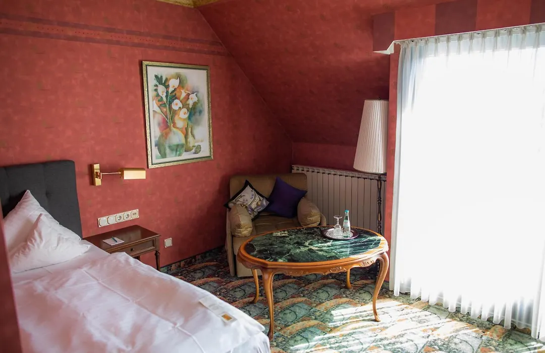 Landhaus Hotel Neuss-1