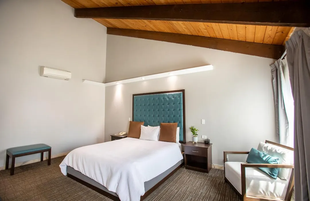 Munras Inn-1