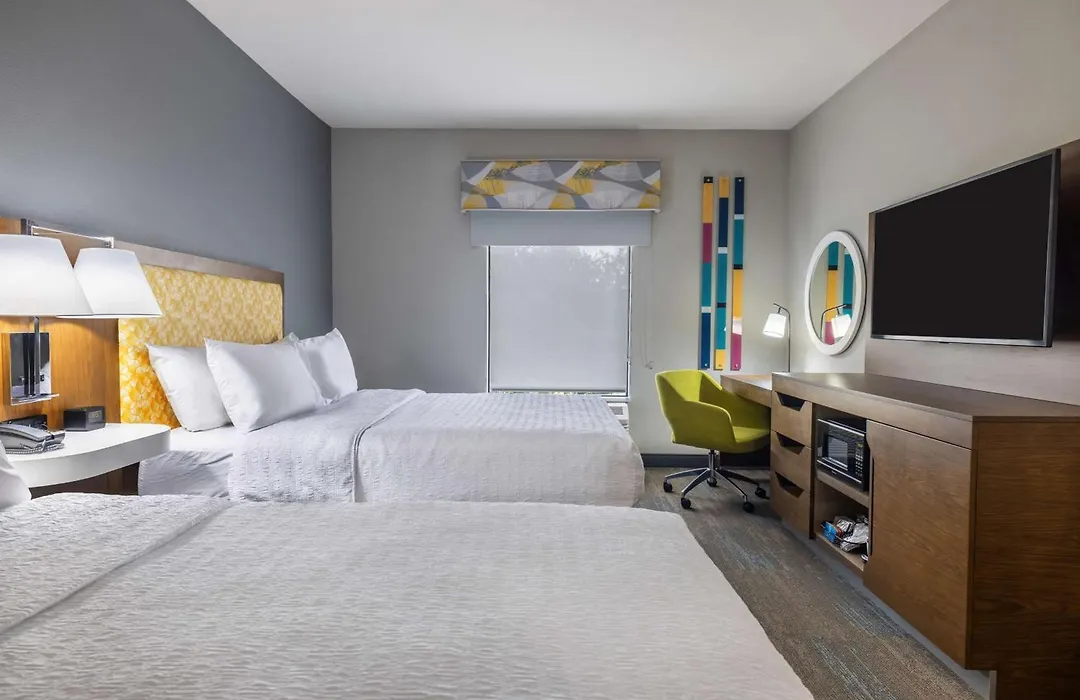 Hampton Inn & Suites Brenham-1