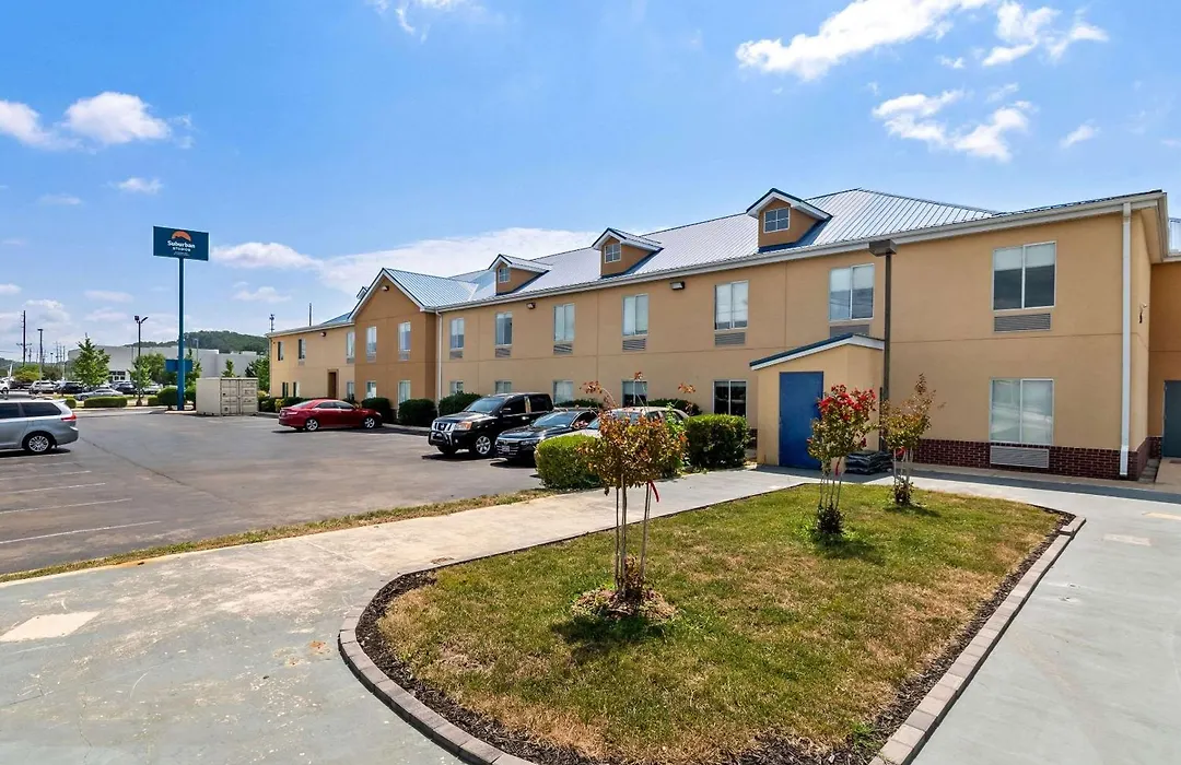 Suburban Studios Chattanooga Northeast - Ooltewah-1