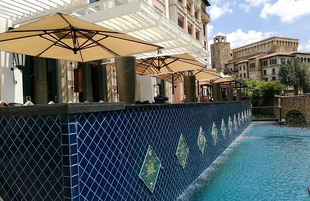 Pivot Hotel Montecasino-1