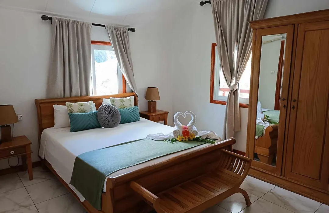 Lucy'S Guesthouse-1
