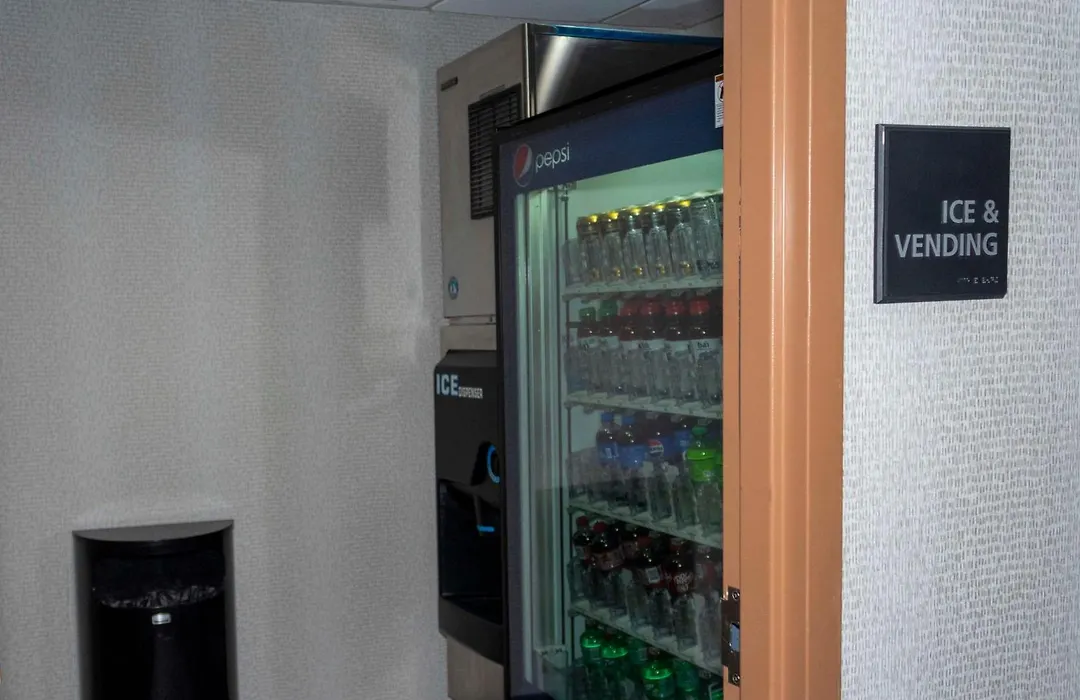 Hampton Inn & Suites Riverton-1