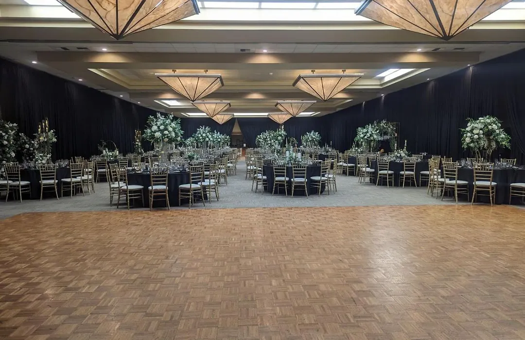 Wyndham Visalia-1