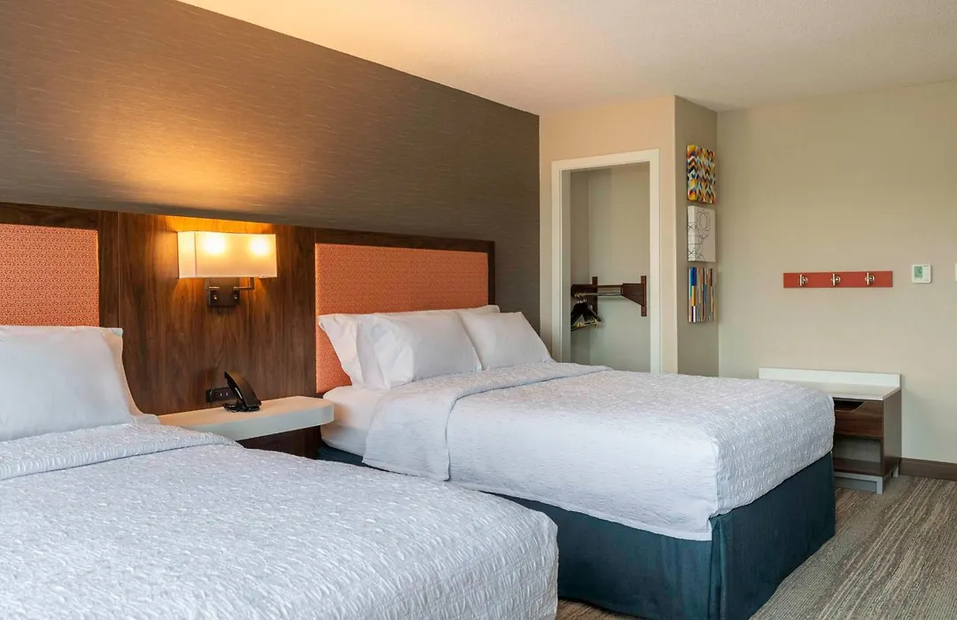 Hampton Inn Manchester Downtown-1