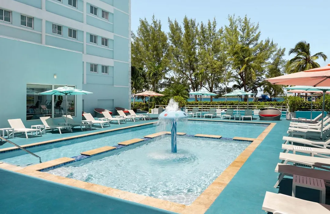 Courtyard By Marriott Nassau Downtown/Junkanoo Beach-1