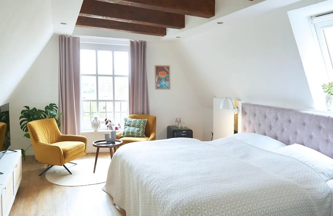 Five Rooms-1