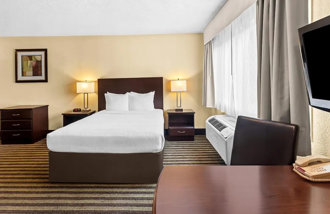 Quality Inn & Suites Vancouver - Hazel Dell-1