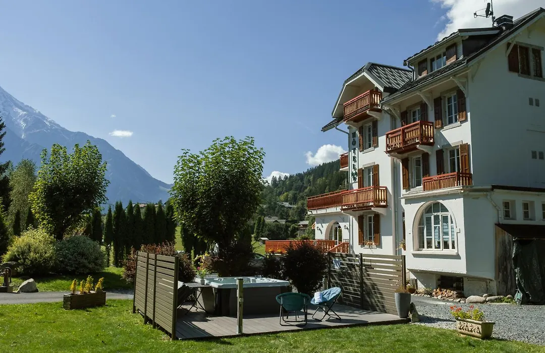 Chalet Hotel La Sapiniere-1