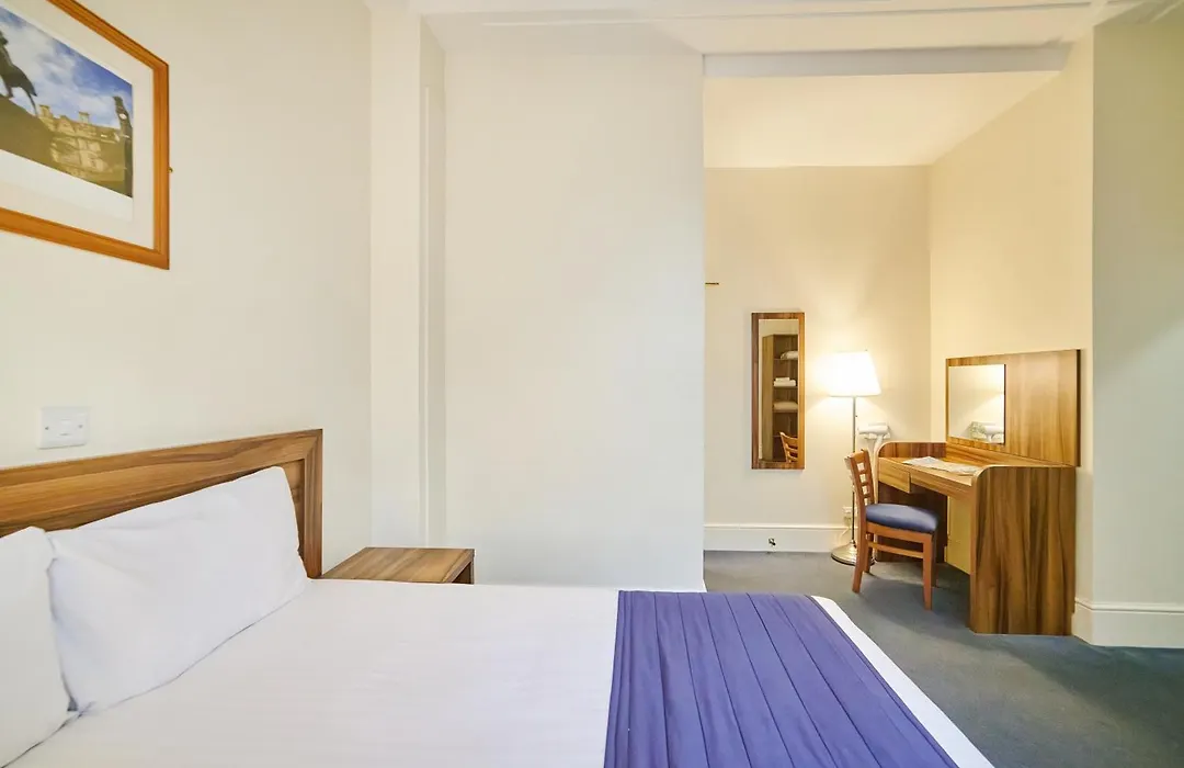 Discovery Inn - Leeds-1