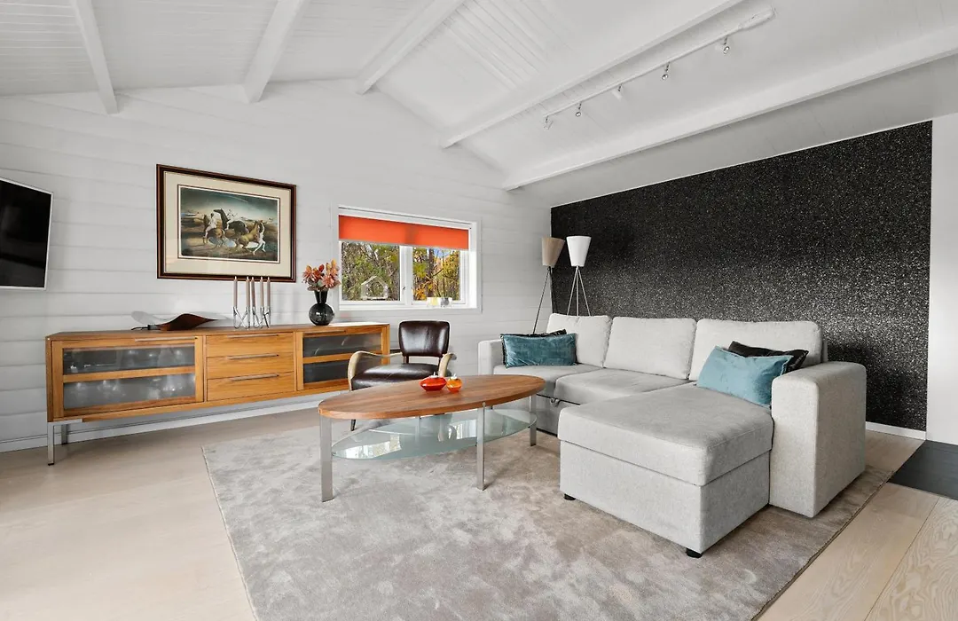 Hakoyvegen 151 Lodge With 2 Bedrooms , Waterfront , Tromso-1