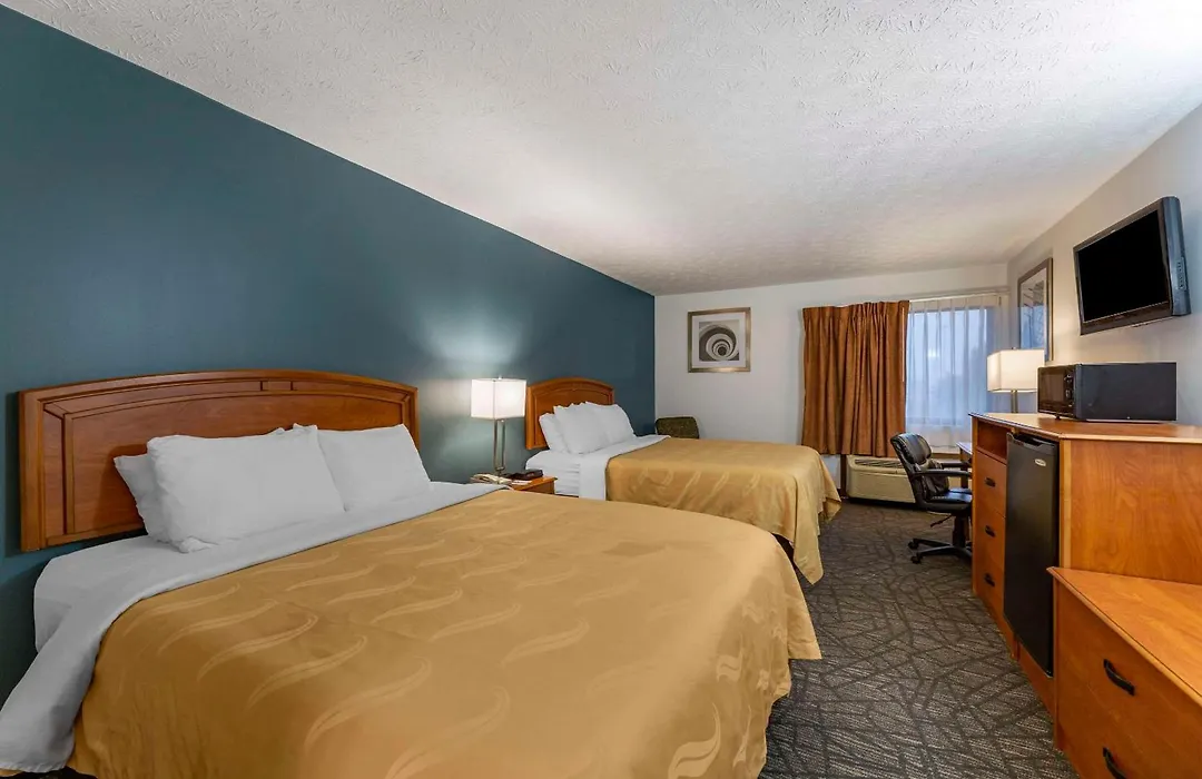 Quality Inn Austintown-Youngstown West-1