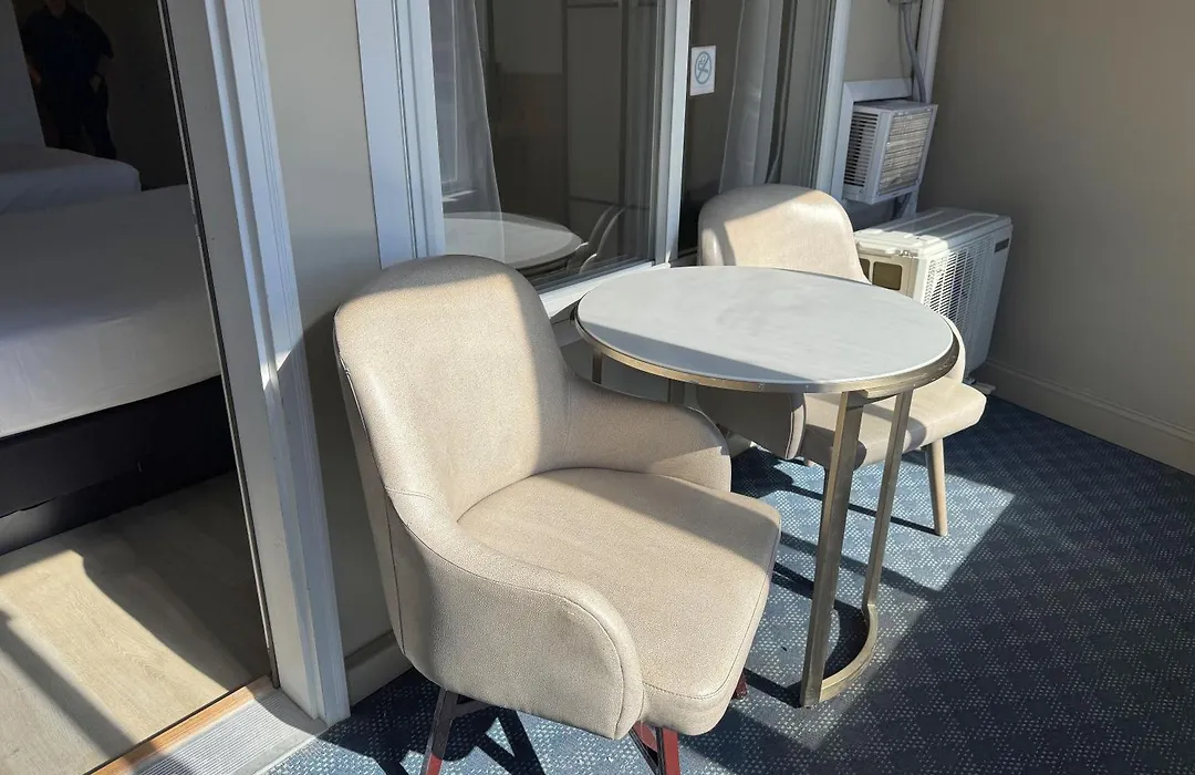 Hatchway Hotel-1