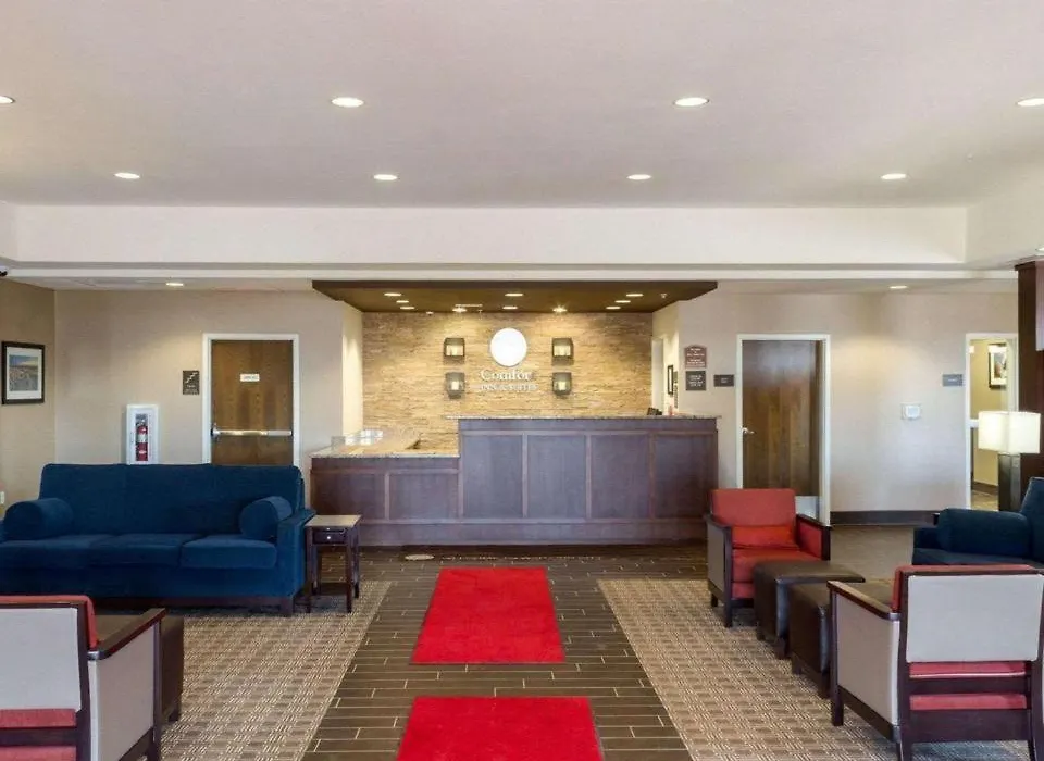 Comfort Inn & Suites Watford City-1