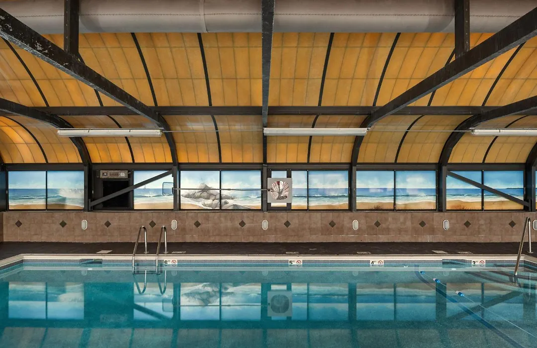 Club Wyndham Newport Onshore-1