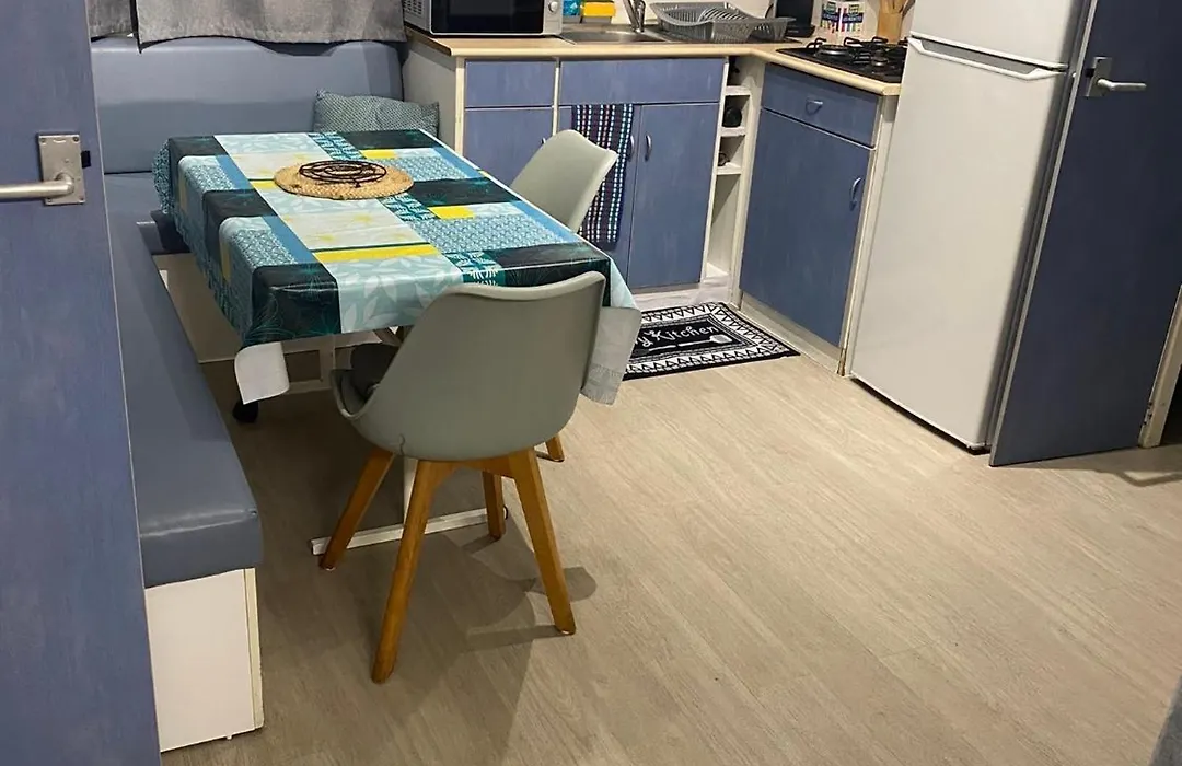 Bungalow 2/4 personnes dans résidence Hôtelière-1