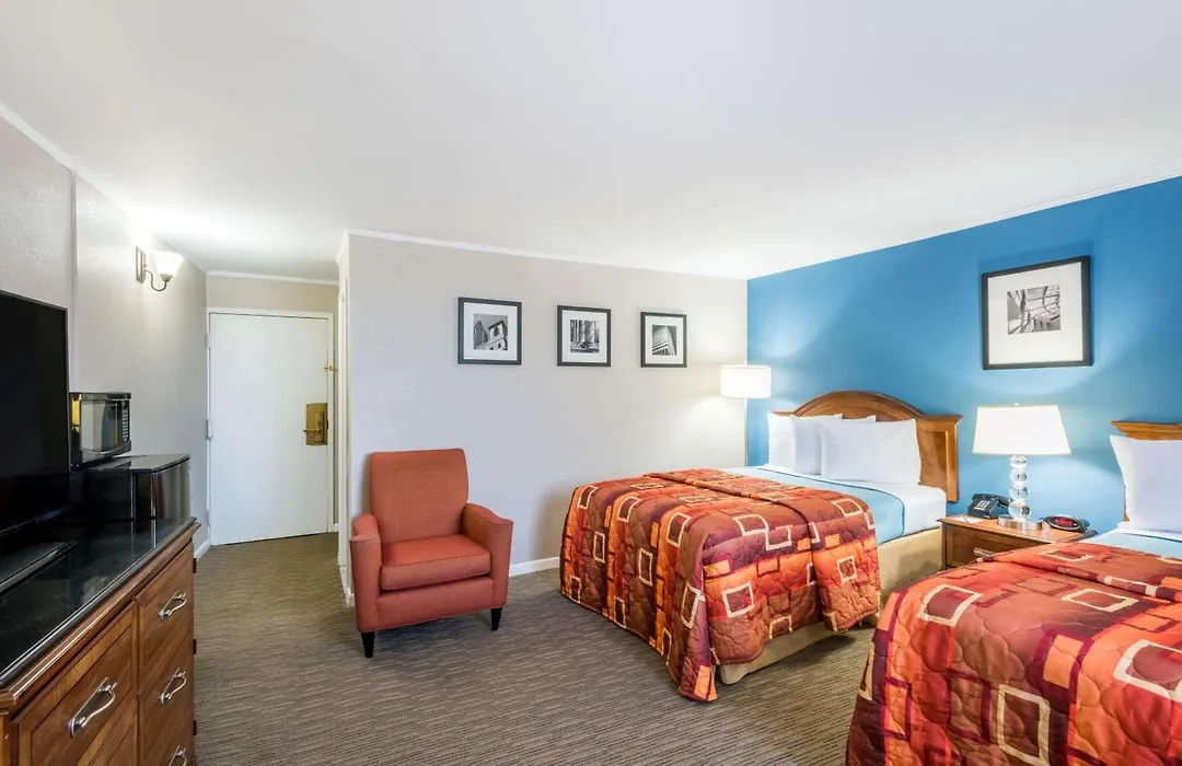 Travelodge By Wyndham Aberdeen-1