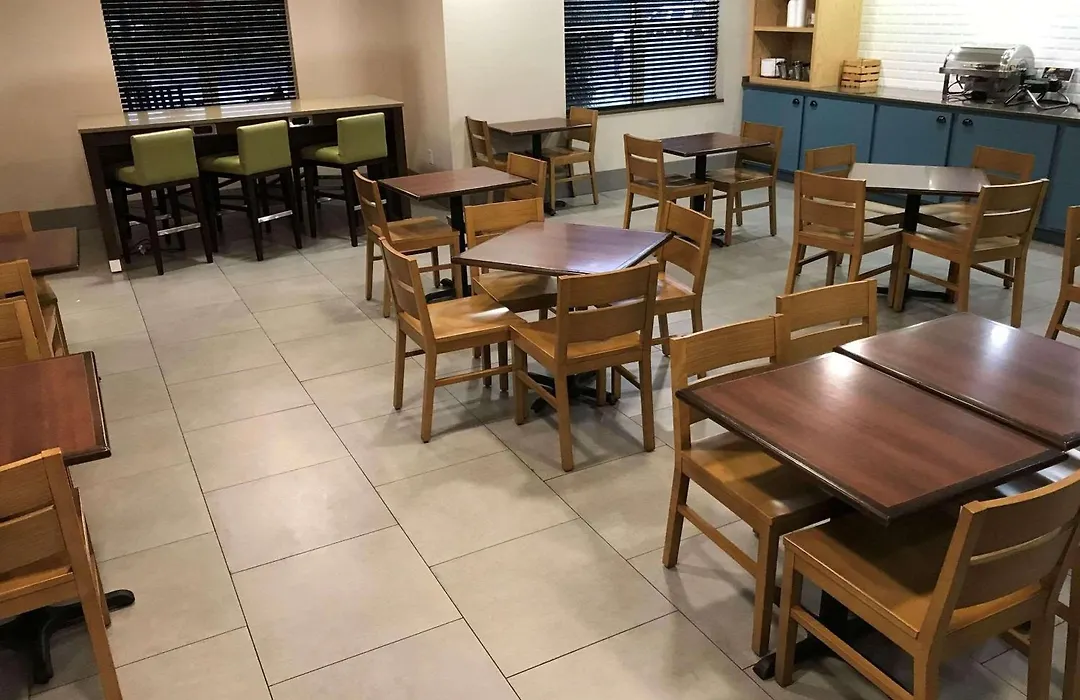 Country Inn & Suites By Radisson, Emporia, Va-1