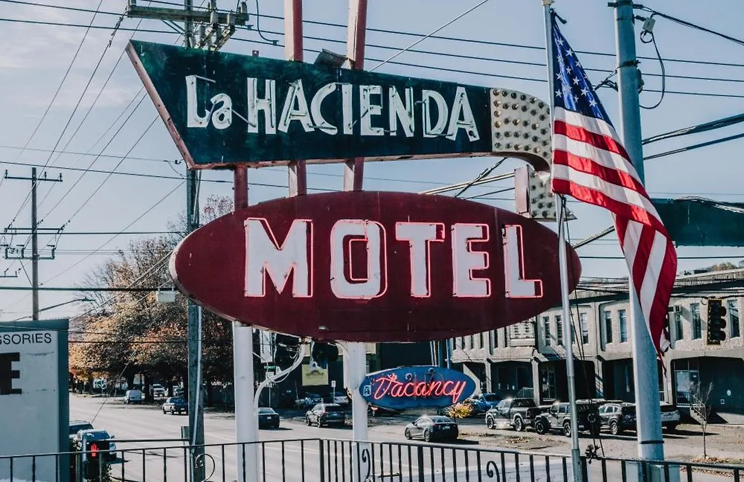 La Hacienda Motel-1