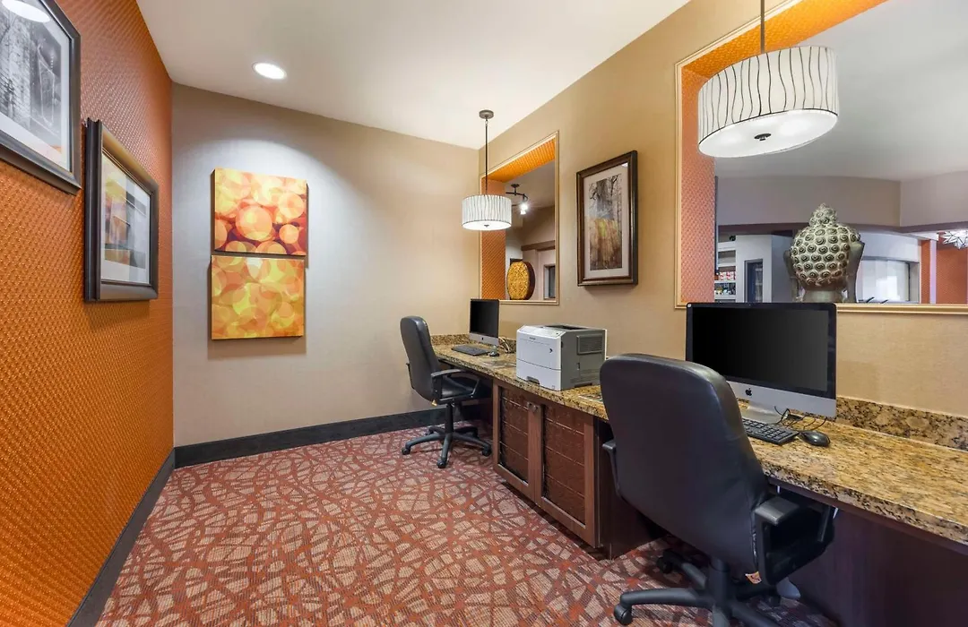 Best Western Plus Tupelo Inn & Suites-1