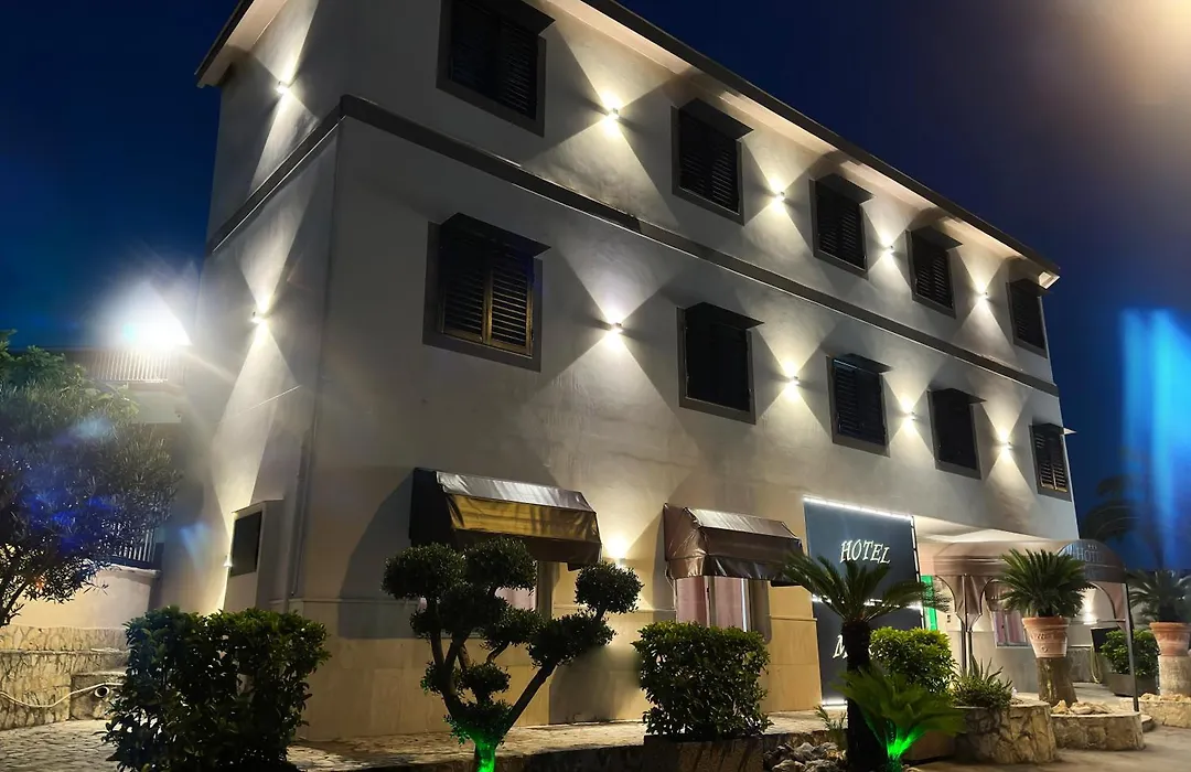 Hotel Martini-1