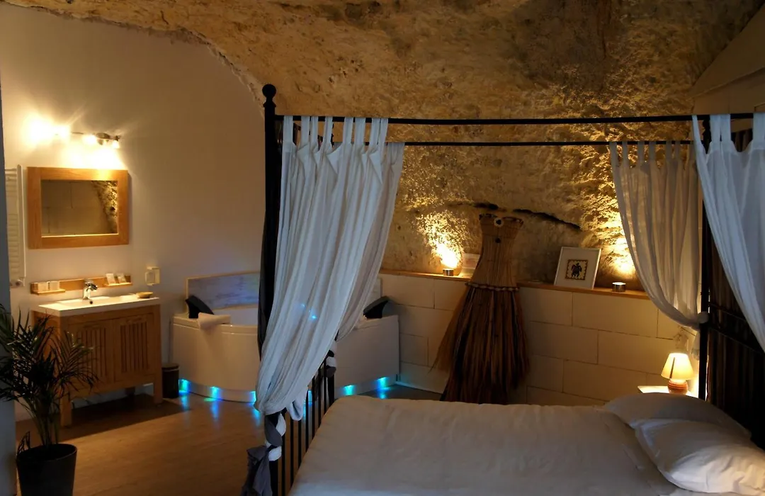 Chambres d'Hôtes Troglodytes Le Clos de L'Hermitage-1