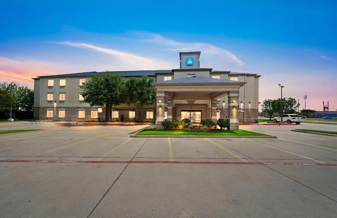 Clarion Inn & Suites Weatherford South-1