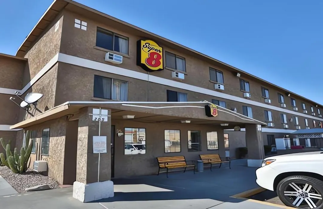 Super 8 By Wyndham Lake Havasu City-1