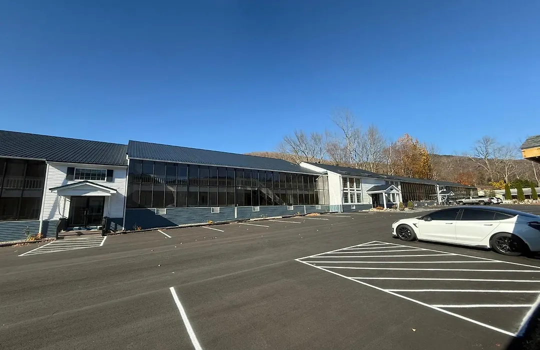 Travelodge By Wyndham Lincoln Near White Mountain-1