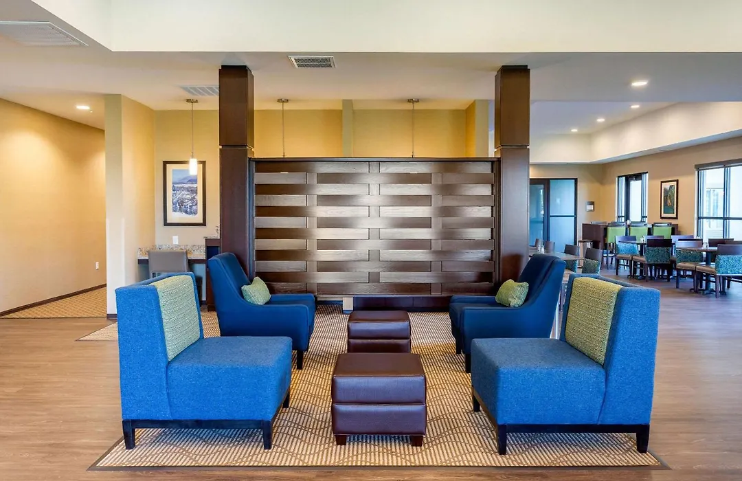 Comfort Suites Burlington Near I-5-1