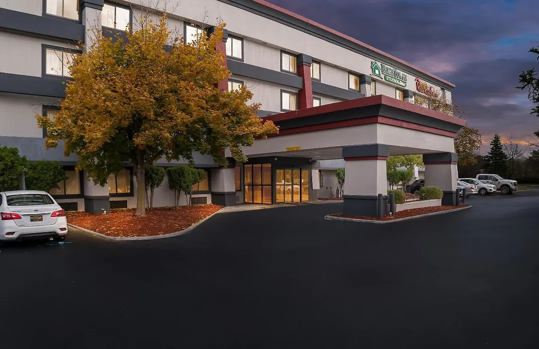 Red Roof Inn Flint-1