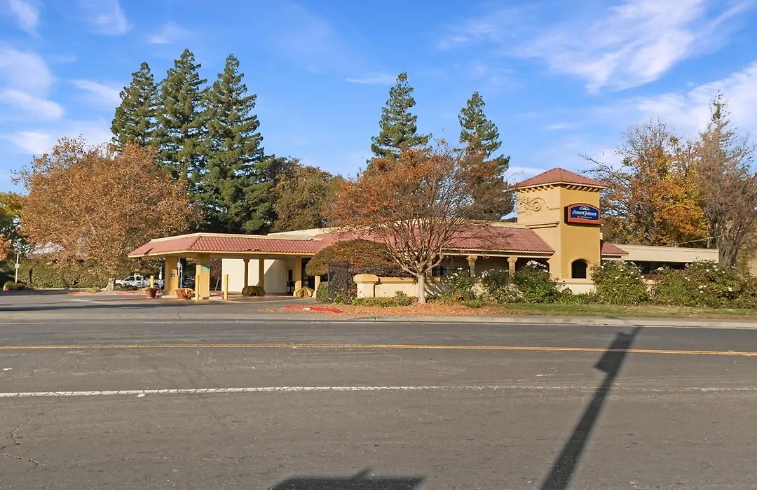 Howard Johnson By Wyndham Sacramento Downtown-1