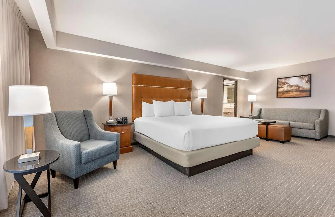 Drury Inn & Suites Champaign-1