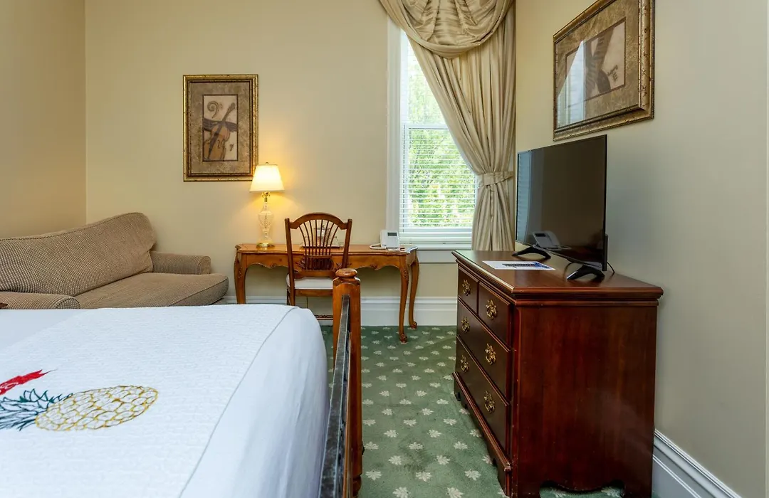Perry Hotel-1